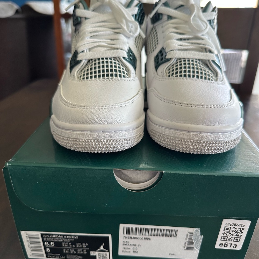 Nike Air Jordan 4 Retro